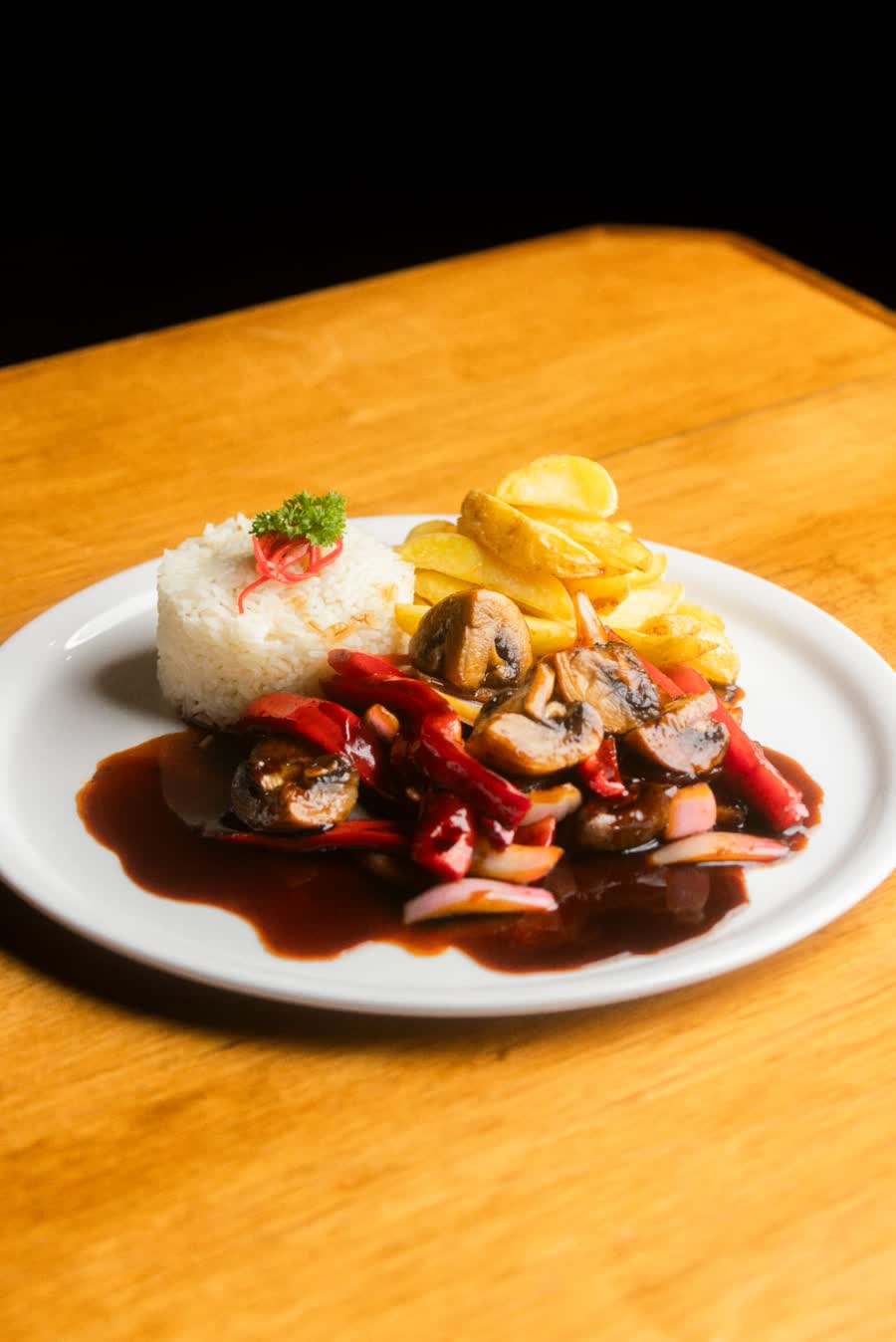 Lomo saltado